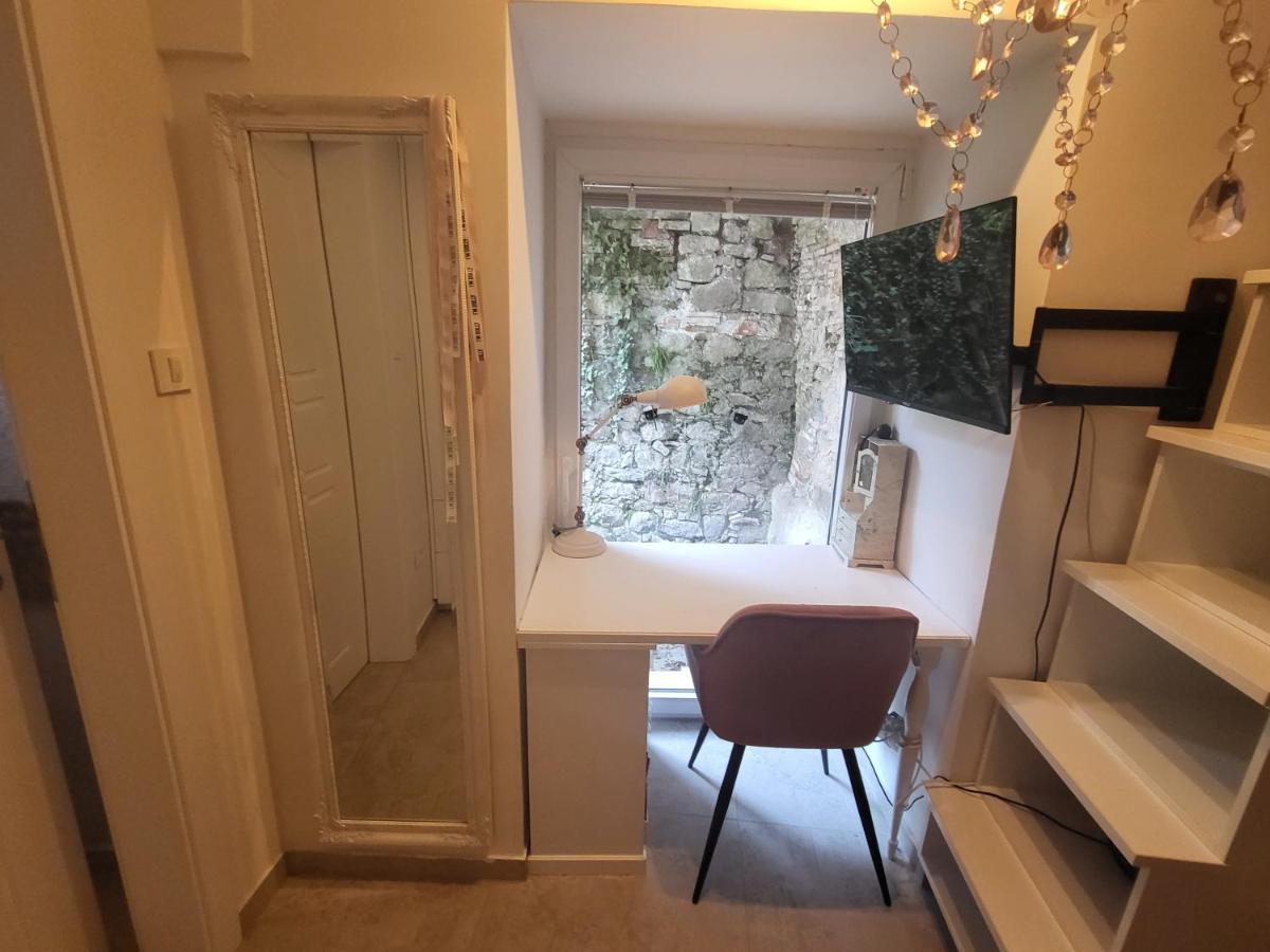 Vintage Apartment In The City Centre Old Town Ljubljana Eksteriør bilde